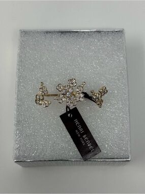 Henri Bendel double gold , petal cluster,crystals, size 4